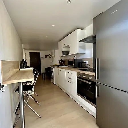 Proche De La Gare : Parfait Pour Les Familles ! Apartment